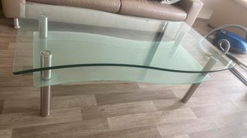 Glazen salontafel beschikbaar voor biedingen