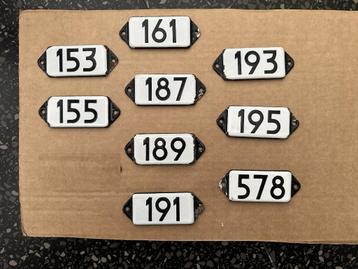Emaille huisnummer 153 155 161 187 189 191 193 195 578  beschikbaar voor biedingen