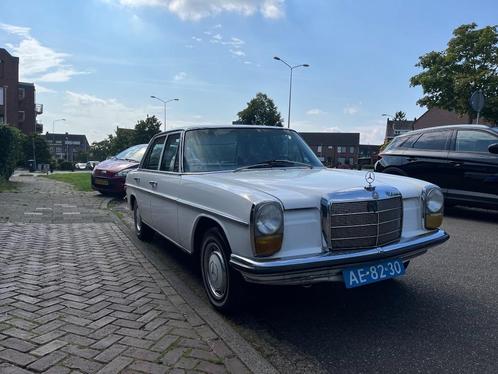 Mercedes 200-Serie 220d 1968 Wit Amerikaans, Auto's, Mercedes-Benz, Particulier, 200-Serie, Lederen bekleding, Radio, Diesel, Sedan