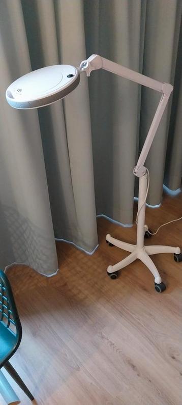 Loeplamp voor beauty of hobby te koop beschikbaar voor biedingen