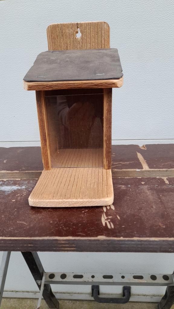 Eekhoorn voederhuisje, Dieren en Toebehoren, Knaagdieren en Konijnen | Hokken en Kooien, Nieuw, Overige typen, Minder dan 60 cm