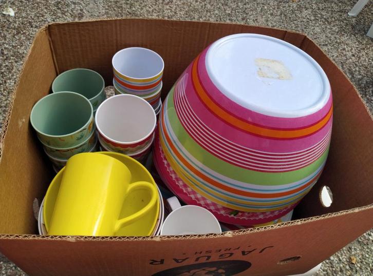 Kleurig ( Camping ) Servies, Caravans en Kamperen, Kampeeraccessoires, Gebruikt, Ophalen