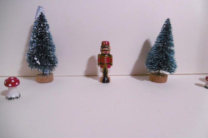 Notenkraker poppenhuis miniatuur kerst notenkrakers pop, Diversen, Kerst, Verzenden