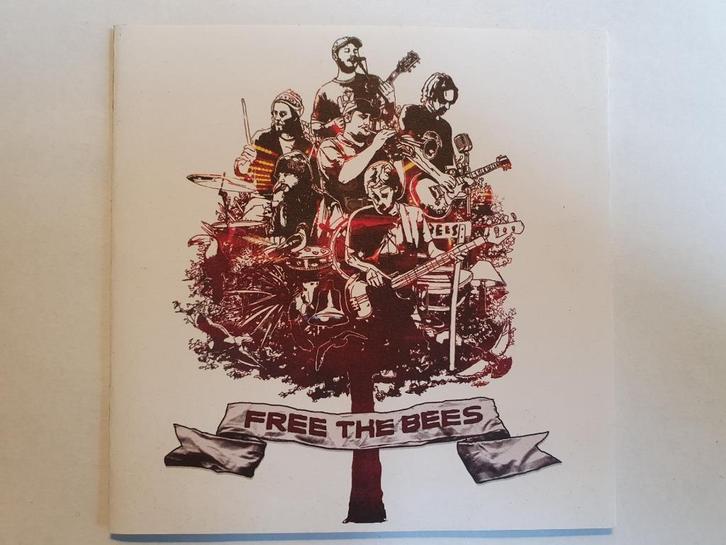 CD The Bees - Free The Bees (2004 izgs, oa Wash In The Rain), Cd's en Dvd's, Cd's | Rock, Zo goed als nieuw, Alternative, Ophalen of Verzenden