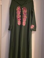Groene Djellaba met borduursel -met Ibra charikiya en randa, Kleding | Dames, Gelegenheidskleding, Maat 42/44 (L), Nieuw, Ophalen of Verzenden