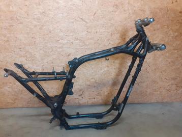 Frame/kader Suzuki Intruder VS700 met kroonplaten beschikbaar voor biedingen