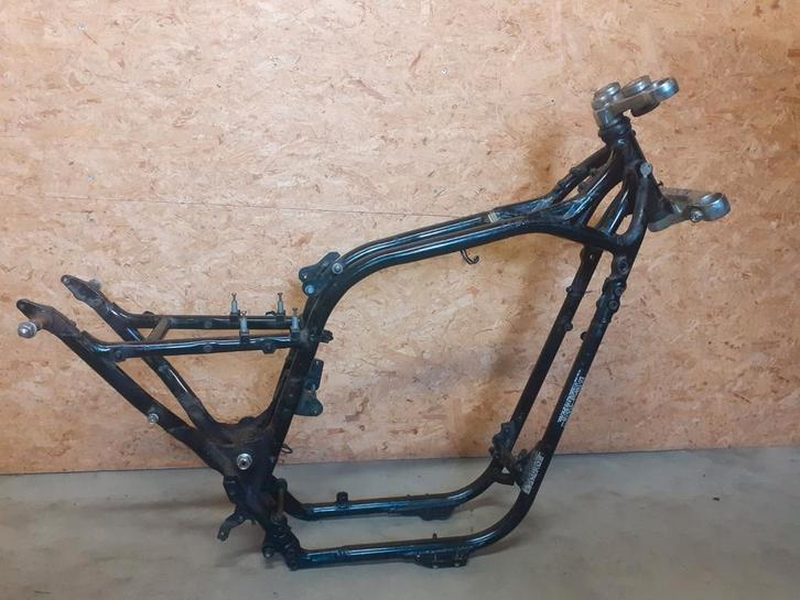 Frame/kader Suzuki Intruder VS700 met kroonplaten, Motoren, Onderdelen | Suzuki, Gebruikt, Ophalen