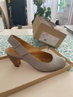 pumps van Fred de la Bretoniere maat 40, Pumps, Ophalen of Verzenden, Grijs, Gedragen