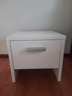 Wit nachtkastje met lade, Huis en Inrichting, Slaapkamer | Nachtkastjes, Ophalen, Minder dan 45 cm, Zo goed als nieuw, Minder dan 55 cm