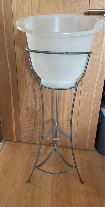 Tummy Tub met Standaard beschikbaar voor biedingen