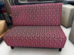 Wandbankje fushia geometric patroon 2 pers, 1 stuk, Huis en Inrichting, Banken | Sofa's en Chaises Longues, Nieuw, Modern geometric Wandbankje 120 cm breed