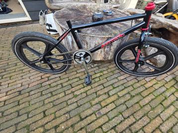 Hutch  beschikbaar voor biedingen