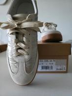 Goudkleurige sneakers van Nelson, Kleding | Dames, Schoenen, Ophalen of Verzenden, Nieuw, Sneakers of Gympen