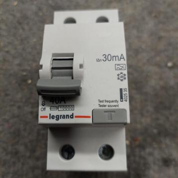 Legrand - aardbeveiliger beschikbaar voor biedingen