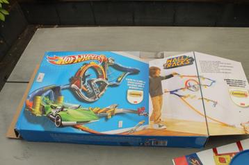 hotwheels racebaan wall tracks beschikbaar voor biedingen