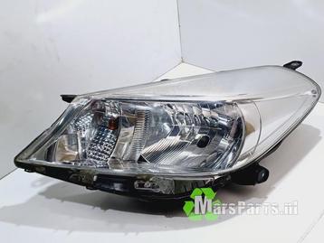 Koplamp links van een Toyota Yaris beschikbaar voor biedingen