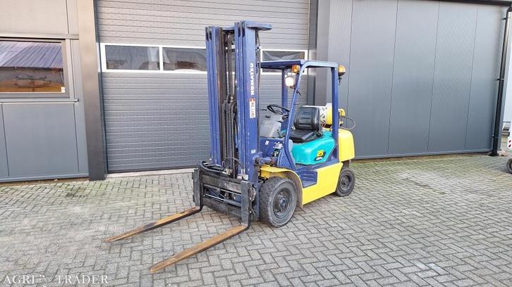 Komatsu FG25 Triplo Sideshift +vorkversteller (2005), Zakelijke goederen, Machines en Bouw | Heftrucks en Intern transport