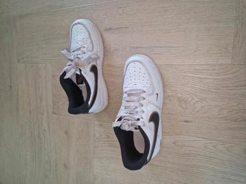 Nike sneaker maat 34 nog netjes beschikbaar voor biedingen