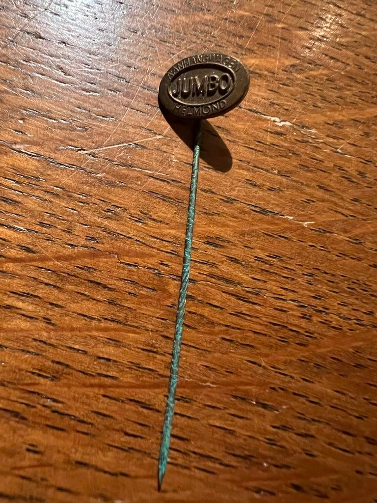 Vintage Jumbo Helmond Speldje, Verzamelen, Speldjes, Pins en Buttons, Ophalen of Verzenden, Gebruikt, Merk, Speldje of Pin