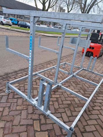 Te koop Fabrieks steiger bok nieuwe en zgan beschikbaar voor biedingen
