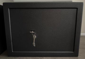 52 kg! Zeer degelijke kluis btandkast rdw cert. 2 sleutels beschikbaar voor biedingen