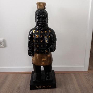 Zwart goud Louis Vuitton beeld poortwachter ninja boeddha  beschikbaar voor biedingen