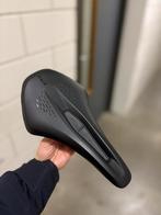 Fizik Terra Argo X3 Zadel - Nieuwstaat!, Ophalen, Zo goed als nieuw