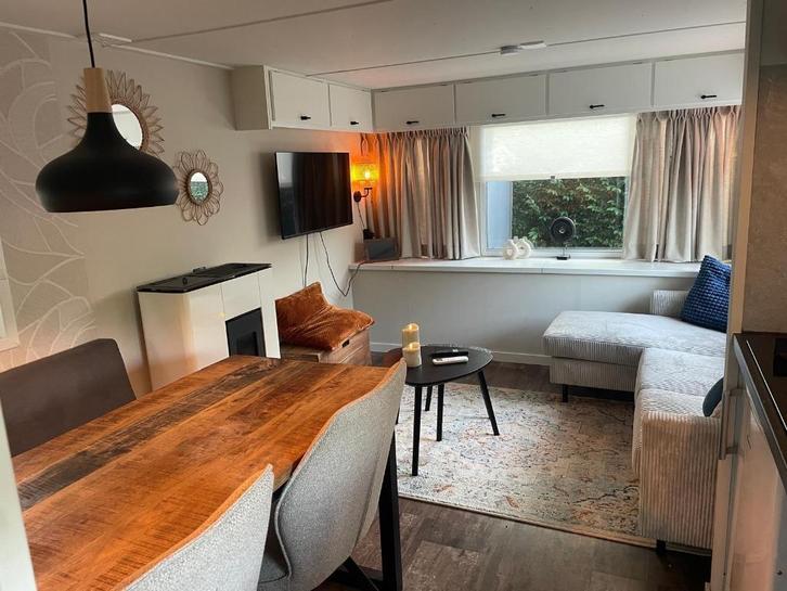 Mooie volledig gerenoveerde chalet/stacaravan in harderwijk, Caravans en Kamperen, Stacaravans, tot en met 4, Ophalen