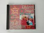 kinderen zingen bij de kerstboom, Ophalen of Verzenden, Zo goed als nieuw