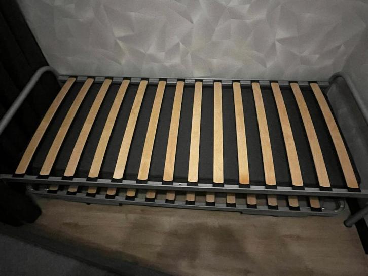 Bed(den), Huis en Inrichting, Slaapkamer | Slaapbanken, Zo goed als nieuw, 90 cm, 200 cm, Eenpersoons, Overige kleuren, Ophalen