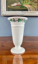 Wedgwood vaas "Stratford" Etruria & Barlaston, Engeland, Ophalen of Verzenden
