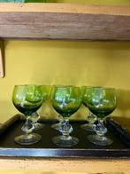 6 vintage wijnglazen, groen glas., Antiek en Kunst, Antiek | Glas en Kristal, Ophalen of Verzenden
