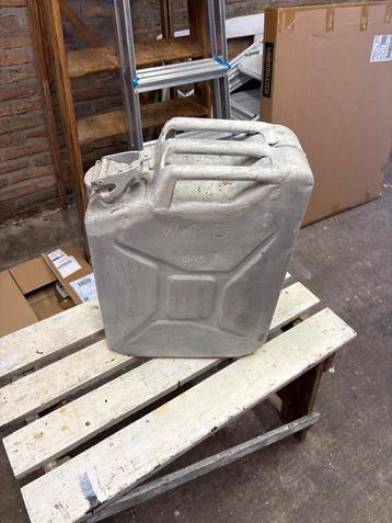 Jerrycan 1943 - Militaria Verzameling beschikbaar voor biedingen