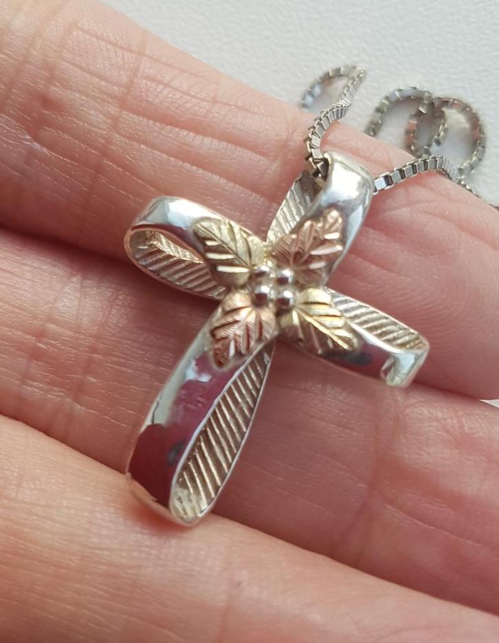 Witgouden ketting met prachtig witgouden kruis 14 karaats, Sieraden, Tassen en Uiterlijk, Kettingen, Zo goed als nieuw, Goud, Zilver