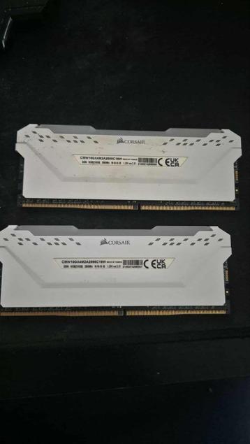 VENGEANCE RGB PRO 16GB (2 x 8GB) DDR4 DRAM 2666MHz C16 White beschikbaar voor biedingen
