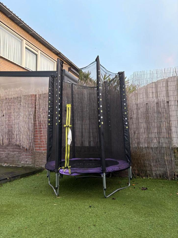 Plum Trampoline Paars met Veiligheidsnet (moet zsm weg!), Kinderen en Baby's, Speelgoed | Buiten | Trampolines, Zo goed als nieuw