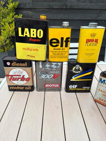 9 diverse oude olieblikken diverse merken € 50.-compete set beschikbaar voor biedingen