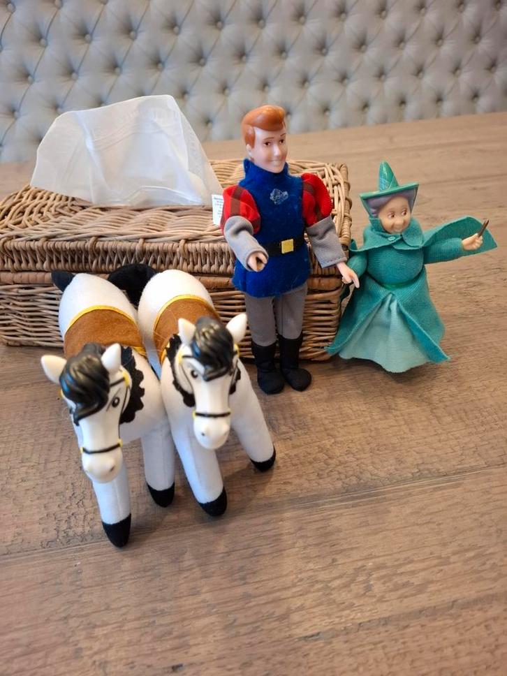 Disney Doornroosje prins met paarden en fee, Kinderen en Baby's, Speelgoed | Poppen, Zo goed als nieuw, Overige typen, Ophalen of Verzenden