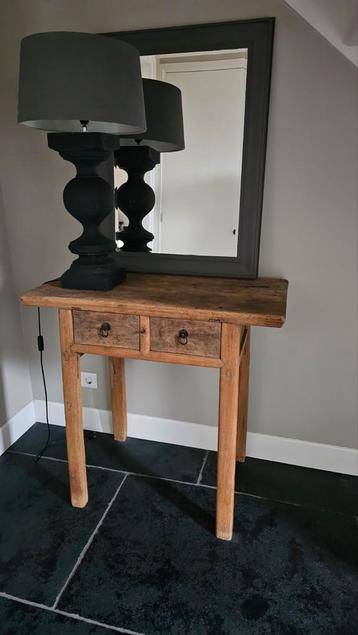 Prachtige houten sidetable  beschikbaar voor biedingen