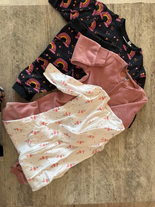 Kleding/boxpakjes, meisje (maat 86), Kinderen en Baby's, Babykleding | Baby-kledingpakketten, Zo goed als nieuw, Ophalen of Verzenden