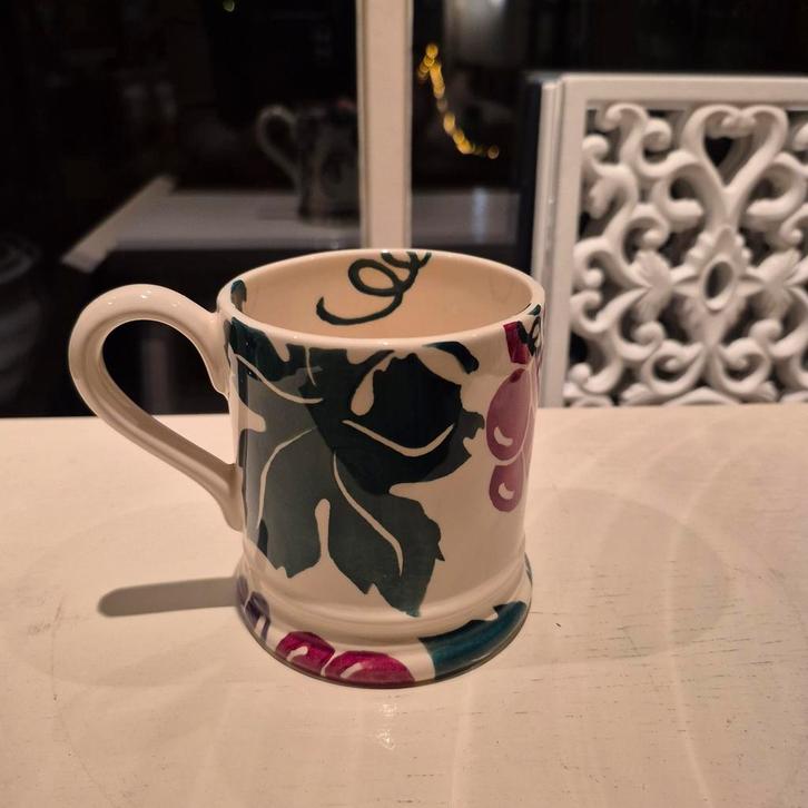 Emma Bridgewater mok 0.5 1/2pt Vineyard Grapes nieuw, Huis en Inrichting, Keuken | Servies, Nieuw, Kop(pen) en/of Schotel(s), Overige stijlen