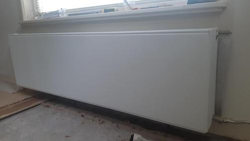 Vasco Flatline laag temperatuur radiator, Doe-het-zelf en Verbouw, Verwarming en Radiatoren, Zo goed als nieuw, Radiator, 800 watt of meer
