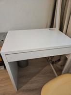 Klein IKEA MICKE bureau wit, Ophalen, Zo goed als nieuw, Bureau