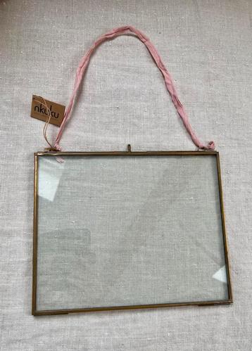 Nkuku glazen lijst met koord 20 x 25,5 cm (nieuw) beschikbaar voor biedingen