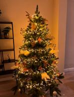Triump kunstkerstboom 215 x 140 + LED verlichting, Diversen, Kerst, Ophalen of Verzenden, Zo goed als nieuw