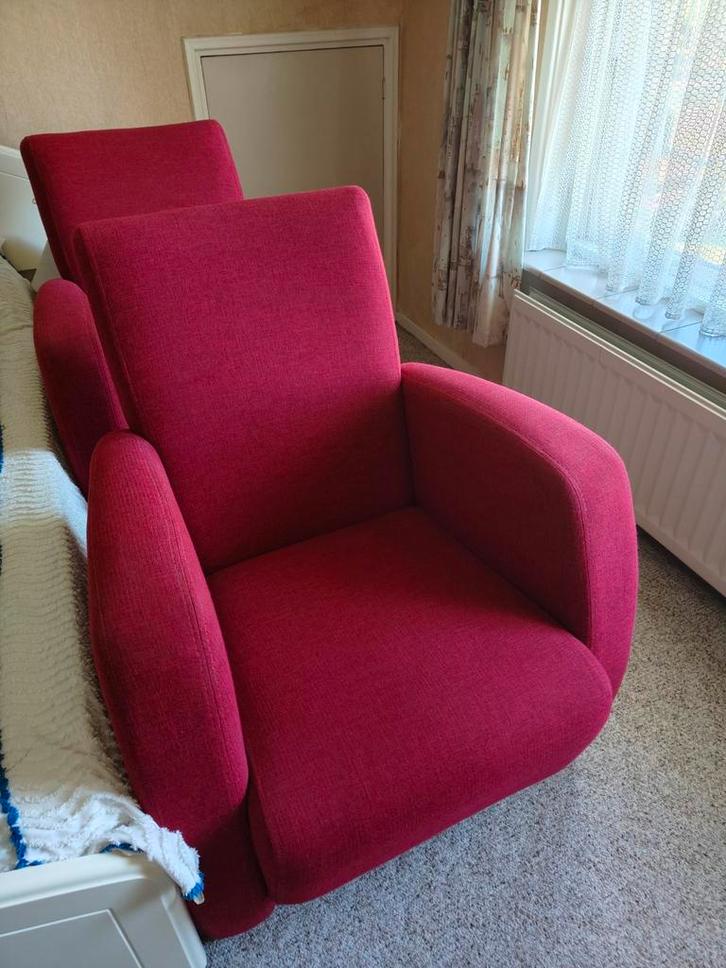Rode, comfortabele luie stoel, Huis en Inrichting, Fauteuils, Stof, Ophalen