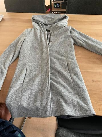 Wollen tussenjas met cappuchon, maat S beschikbaar voor biedingen