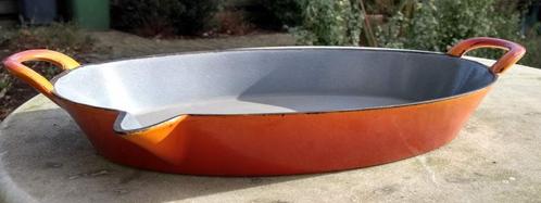 FE BELGIUM DESCOWARE oranje gietijzer ovenschaal Ø32 cm, Huis en Inrichting, Keuken | Potten en Pannen, Gebruikt, Overige typen