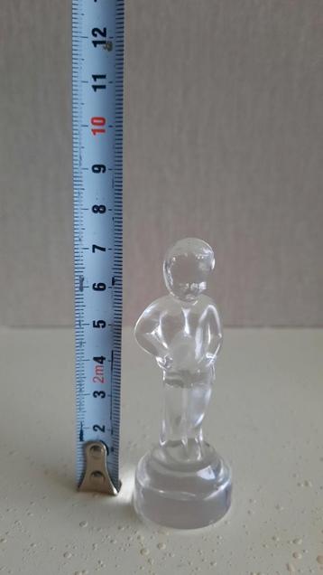 Glazen manneke pis van 7,5 cm hoog

 beschikbaar voor biedingen