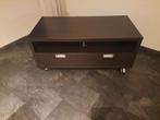 Donkerbruin TV meubel met 2 laden op wielen, Ophalen, 50 tot 75 cm, Rechthoekig, 100 tot 150 cm